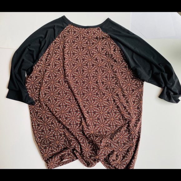 Lularoe Pattern T-Shirt - Picture 3 of 3